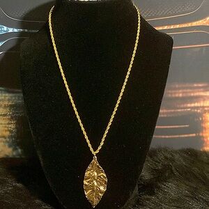 Leaf necklace